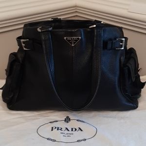 💕BARELY USED💕PRADA VITELLO DAINO